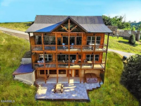 Private Pool, Home Theater, Game Room, Phenomenal Views!